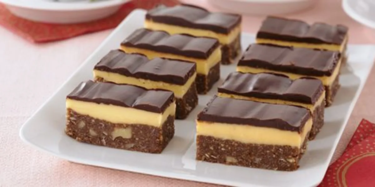 serving and storing nanaimo bars