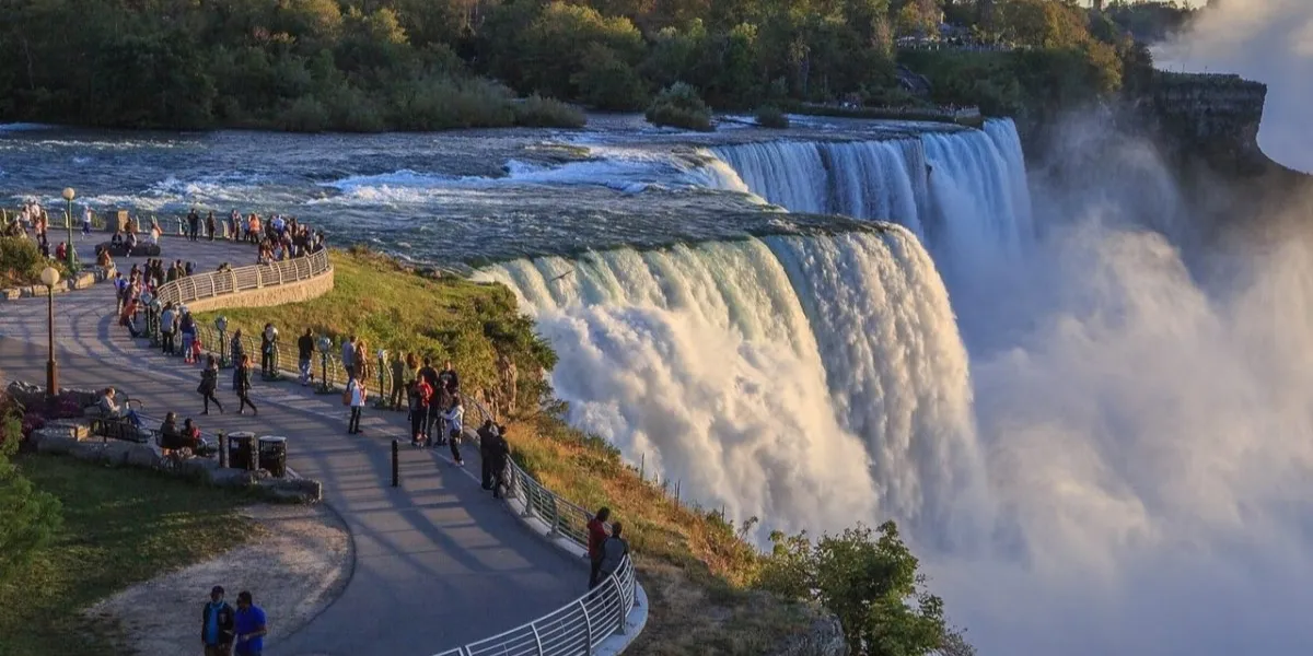 Top 8 Natural Wonders Of Canada